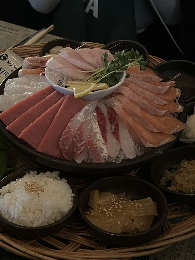 레트로 분위기 맛집 + 회 맛집 추천 