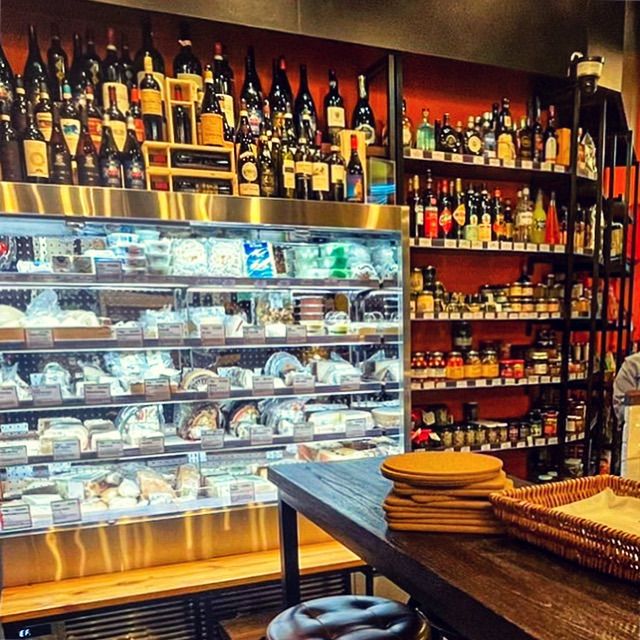 正宗意式風味餐館🇮🇹兼營grocery售賣意式食材