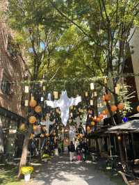 보정동 카페거리의 할로윈 분위기🎃
