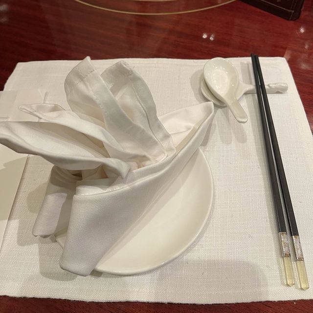 香港｜香港迪士尼樂園《晶荷軒》🥢