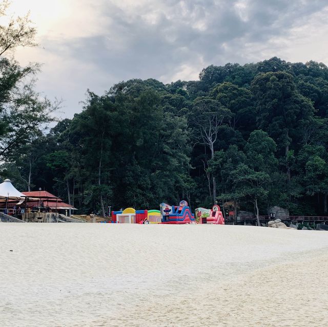 Magical White Sand: Teluk Cempedak, Pahang
