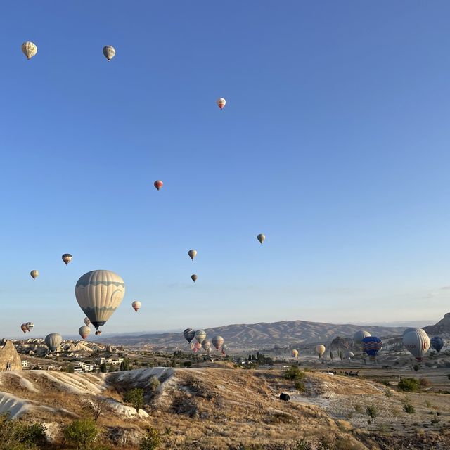 土耳其遊記 Cappadocia 拍出與熱氣球背景的網美照 土耳其遊記 Cappadocia 拍出與熱氣球背景的網美照