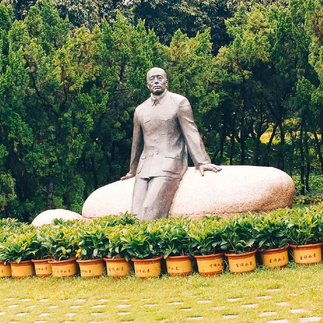 Statues & figures of Zhongshan park