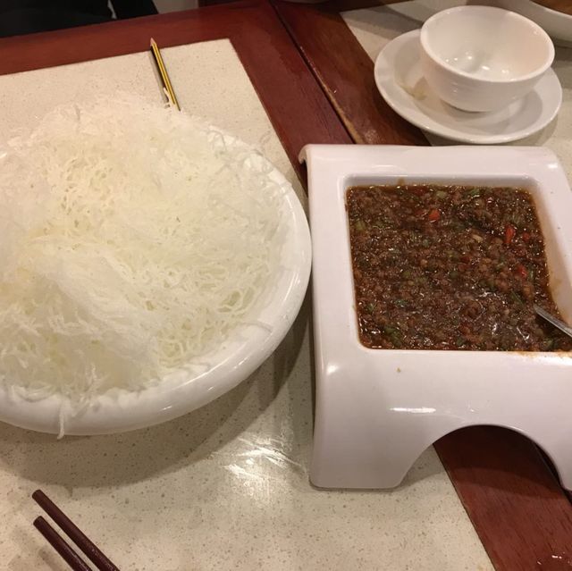 招牌擔擔麵—詠藜園
