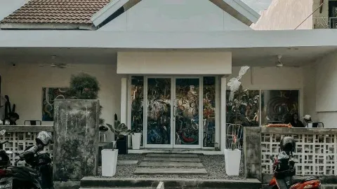 sekaruang cafe — traveler post in Gresik Regency