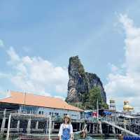 สัมผัสกับความสวยงามของธรรมชาติ และหมู่บ้านกลางทะเล