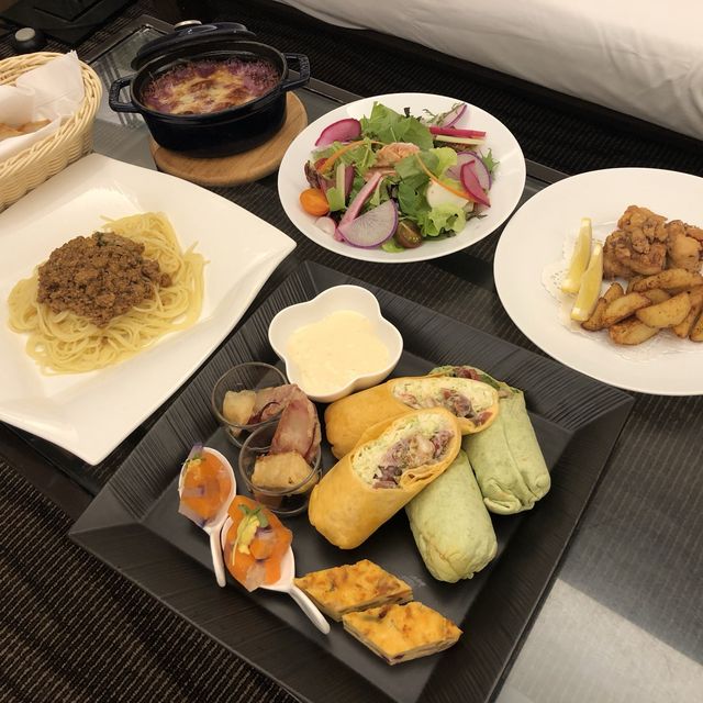 【福岡ホテル】オーシャンビューのお部屋で、夕食・朝食ルームサービスとってみた