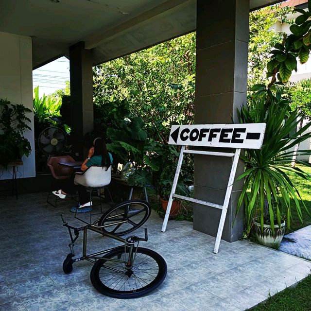 วันหยุดแวะจิบกาแฟเมืองสุพรรณที่ T'aime Café 