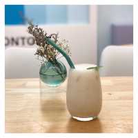 人氣打卡Pantone色系cafe