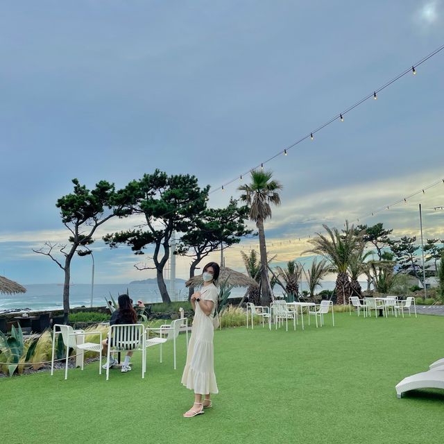 제주 오션뷰 카페, 휴일로