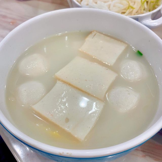 奶白色魚湯．原條鮮魚烤魚🐟