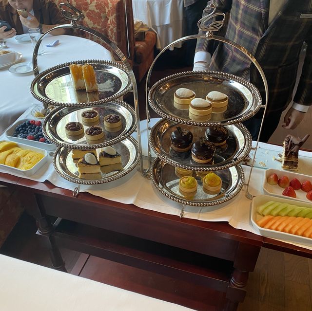 超級攞介酒店餐廳午餐HUGO’S｜飽到上喉嚨｜分數極高