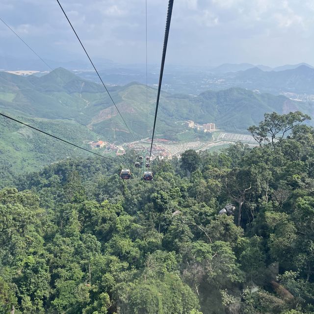 越南峴港巴拿山的佛手