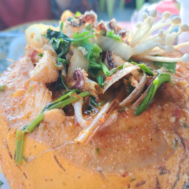 Warung kecil di tepi pantai