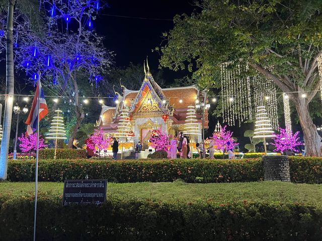 ขอเชิญทุกท่าน เที่ยวชมงานตากสินฯ @จังหวัดตาก