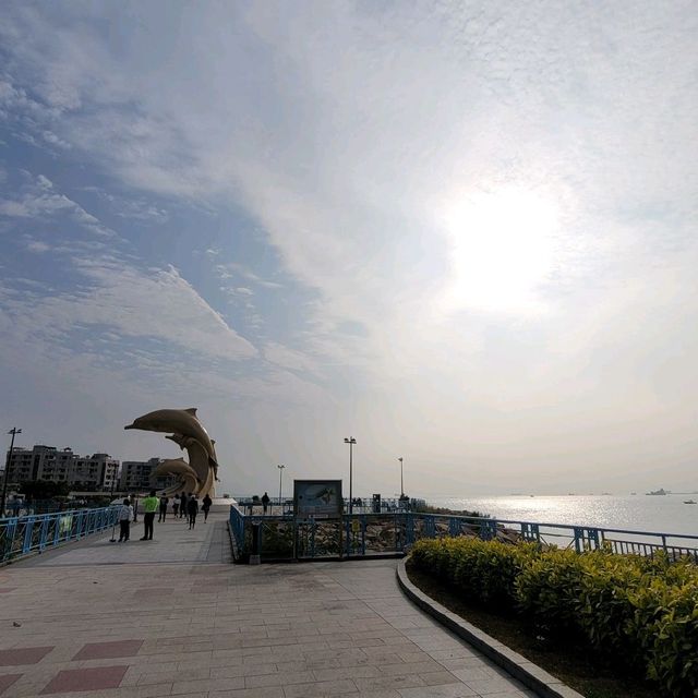 情侶好去處 ～ 屯門黃金海岸海豚廣場 
