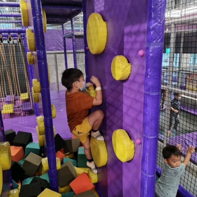 Kids Love Kiztopia