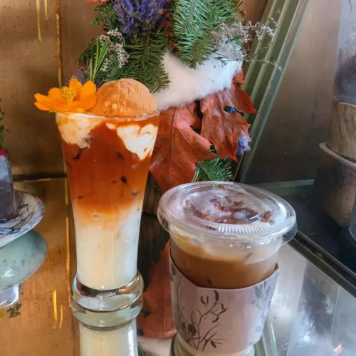 Wallflowers Cafe 🌺🌸🌷💐🌼🌻🌹