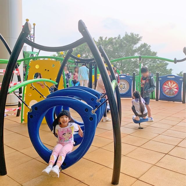 絕美好玩遊樂場 — 山頂廣場平台遊樂場
