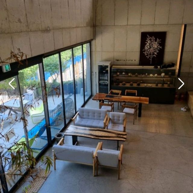하동의 녹음을 녹차와 함께 즐길 수 있는 카페