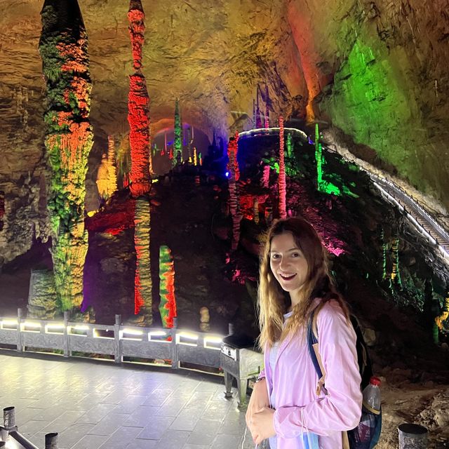 Huanglong cave