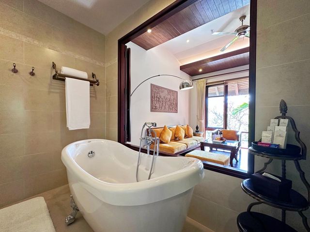 Anantara Suite at Angkor Wat Resort is so beautiful! Let's also visit the Queen's Palace in the afternoon.
