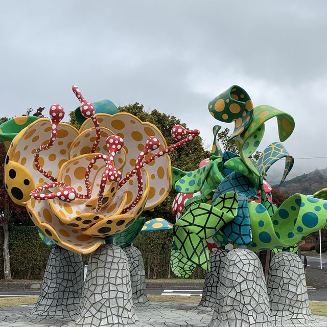 草間彌生　霧島アートの森