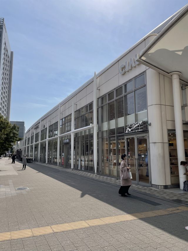 【桜木町駅前】