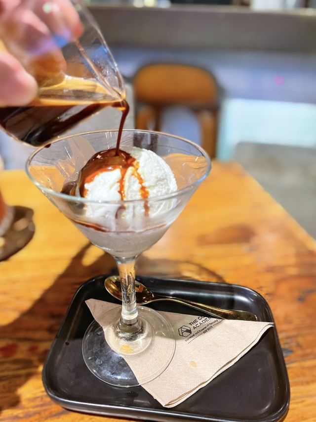 灣仔鬧市中寫意咖啡店☕️
