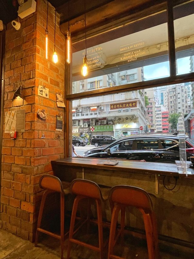 灣仔鬧市中寫意咖啡店☕️