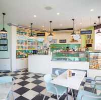 คาเฟ่สุดหวานโทนพาสเทล จิบกาแฟชิมขนมหวานสุด
