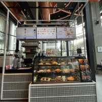 バンコク　オンヌット駅すぐ‼︎ 勉強や仕事が捗るカフェ　ザコーヒークラブ