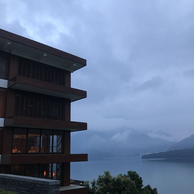 ☀️ 🌙 🌊 來住一天蔣中正的避暑行宮 — 日月潭涵碧樓