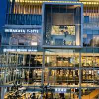 圧巻の本棚！！枚方Tサイト 蔦屋書店