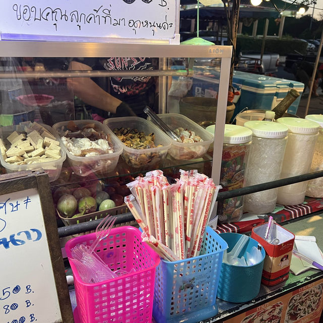 ส้มตำตลาดนัดริมโขง ร้านน้องเอเมน