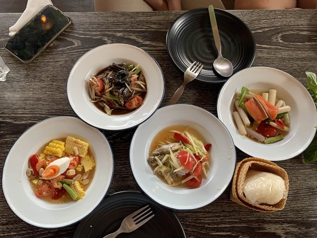 “เรอปลาแดก”  ร้านส้มตำยำแซ่บ 29฿ ทุกเมนู