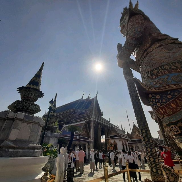 Visit the Grand Palace in Bangkok 