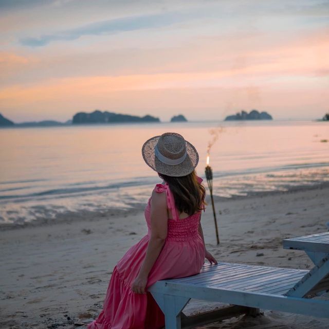  รีสอร์ทสุดหรูบนเกาะยาวน้อย บรรยากาศหาดส่วนตัว