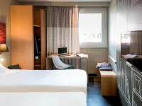 Ibis Sallanches Porte du Mont-Blanc Отели в г. Салланш