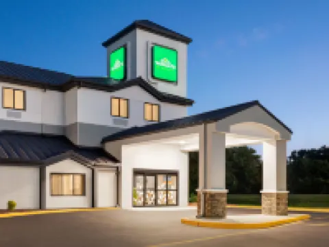 Wingate by Wyndham Salisbury ソールズベリーのホテル