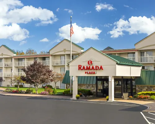 Ramada Plaza by Wyndham Portland Hotels in Portland
