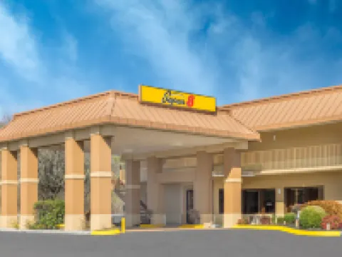 Super 8 by Wyndham Knoxville North/Powell Hotels in Powell