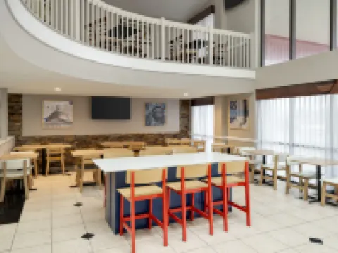 AmericInn by Wyndham Grand Rapids Airport North Hotels in Cascade