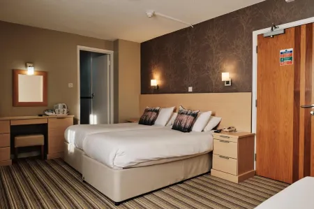 Hotel De Normandie Отели в г. St. Saviour