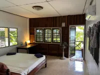 Ao Pong Resort - Balkon