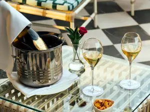 The First精品酒店