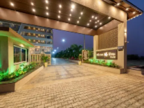 Golden Leaf Resort Hotels in Dhule