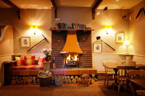 Wayford Bridge Inn Hotel - bar