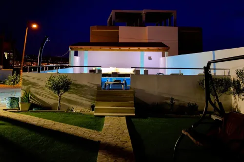 Holiday House, Villa Ana - Villas