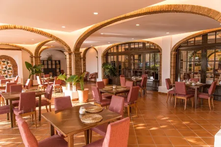 Hotel-Restaurante Casa García Almonaster la Real Отели в г. Хуэльва